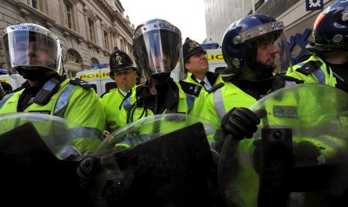 BR�K I LONDON: Et enormt sikkerhetsoppbud omringer verdens toppledere under toppm�tet i London. Flere titalls demonstranter ble arrestert tirsdag. Foto:   EPA/ANDY RAIN/Scanpix