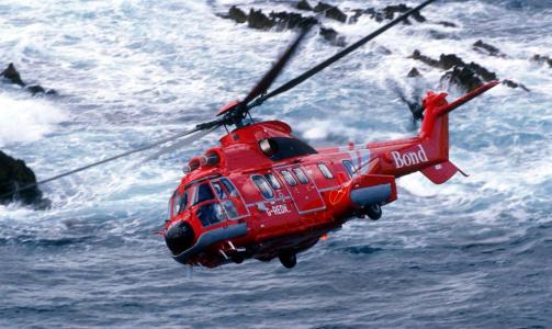  Det var trolig et helikopter av typen Super Puma, fra Bond Offshore, som gikk ned i Nordsj�en. Selskapet frakter personell til og fra oljeinstallasjonene i Nordsj�en. Foto: SCANPIX'