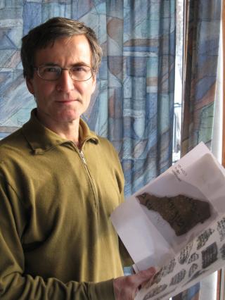 TOLKER D�DEHAVSRULLENE: D�dehavsforsker Torleif Elgvin jobber n� for � oversette og tolke de nyinnkj�pte fragmentene fra D�dehavsrullene. Foto: PRIVAT