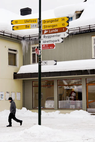 IKKE S� USENTRALT: - Hardbarka urbane folk tror vi m� kj�re flere mil for � kj�pe kaffe.