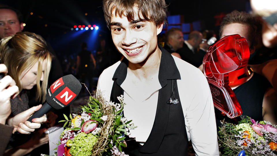 OMSVERMET: Alexander Rybak (22) kan se fram til plateutgivelser fra Kirgisistan til Danmark. Han jobber for tida med innspillingen av sitt f�rste album. Foto: FOTO: ADRIAN �HRN JOHANSEN / DAGBLADET
