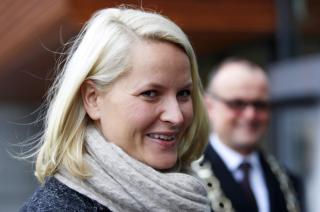 BLIR HJEMME: Kronprinsessen m� skrive oppgave i forbindelse med studiene p� BI. 
Foto: Cornelius Poppe  / SCANPIX