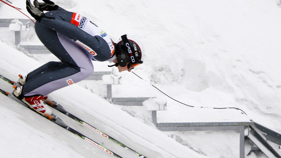 SKAL F� HOPPE MED LAVERE FART: Og da stiger meterverdien. De nye hoppreglene skal testes ut i sommer.
Foto: H�kon Mosvold Larsen / SCANPIX