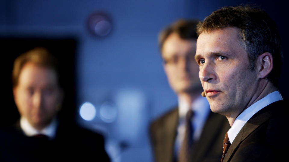 I FORHANDLINGER: Kjell Inge R�kke og Jens Stoltenberg. 
Foto: H�kon Mosvold Larsen / SCANPIX .
