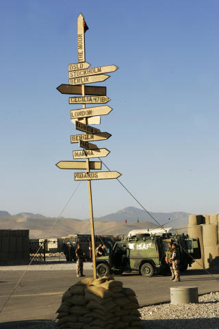 CAMP NIDAROS: 
Det norske feltsykehuset i Camp Nidaros i Mazar-i-Sharif i Nord-Afghanistan.
Foto: Heiko Junge / SCANPIX .