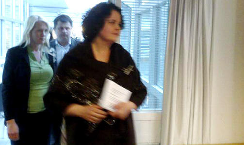 P� VEI INN TIL PRESSEKONFERANSEN: Sylvia Brustad. MMS-foto: Harald S. Klungtveit