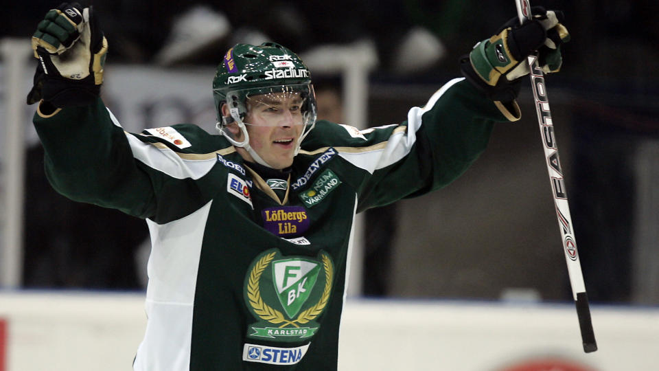 MESTERE: Anders Bastiansen og F�rjestad er svenske mestere. Foto: Lars Hedelin / SCANPIX