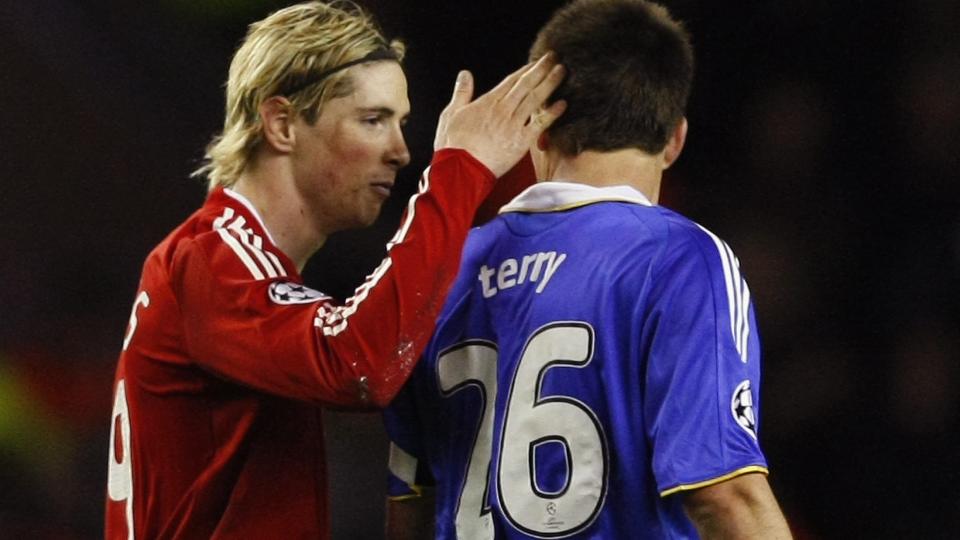 SKUFFET OVER SUSPENSJON: John Terry mister returoppgj�ret mot Liverpool etter sitt gule kort i g�r, og mener Liverpool-spillerne pr�vde � p�virke dommeren til � dra opp kortet. Spesielt irritert er han p� Xabi Alonso som han mener burde vite hvordan det f�les. Foto: SCANPIX/REUTERS/Phil Noble