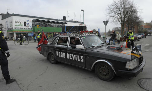 HELLIGE SKJ�RTORSDAG: Nordmenn har startet inntoget til Str�mstad. Fem personer er s� langt satt i fyllearresten. Foto: JOHN TERJE PEDERSEN/DAGBLADET