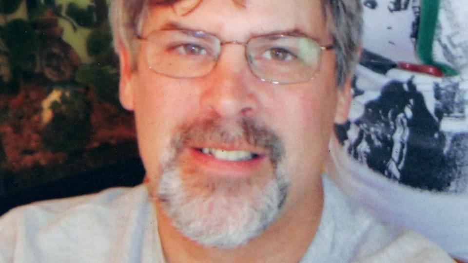FANGET: Kaptein Richard Phillips er fanget av somaliske pirater for tredje dag p� rad. Han er den f�rste amerikaneren piratene har greid � ta som gissel. Foto: Reuters / SCANPIX)