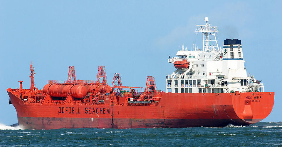 L�SLATT: �Bow Asir� er n� p� vei ut av utrygt farvann etter at det norskeide skipet ble l�slatt p� ukjente betingelser tidligere i dag. Foto: FRED VLOO/SHIPSPOTTING.COM/AFP/SCANPIX