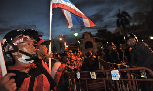 KRAFTIGE DEMONSTRASJONER: Tilhengere av tidligere statsminister Thaksin Shinawatra har gjennomf�rt store demonstrasjoner i Bangkok de siste dagene. Foto: AFP/SCANPIX