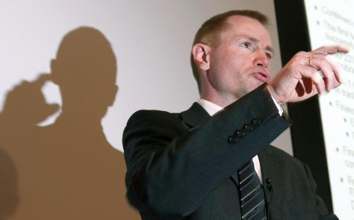L�NET P� HOLD: Finansdirekt�r Leif Borge i Aker Solutions ASA. 
Foto: Bj�rn Sigurds�n / SCANPIX