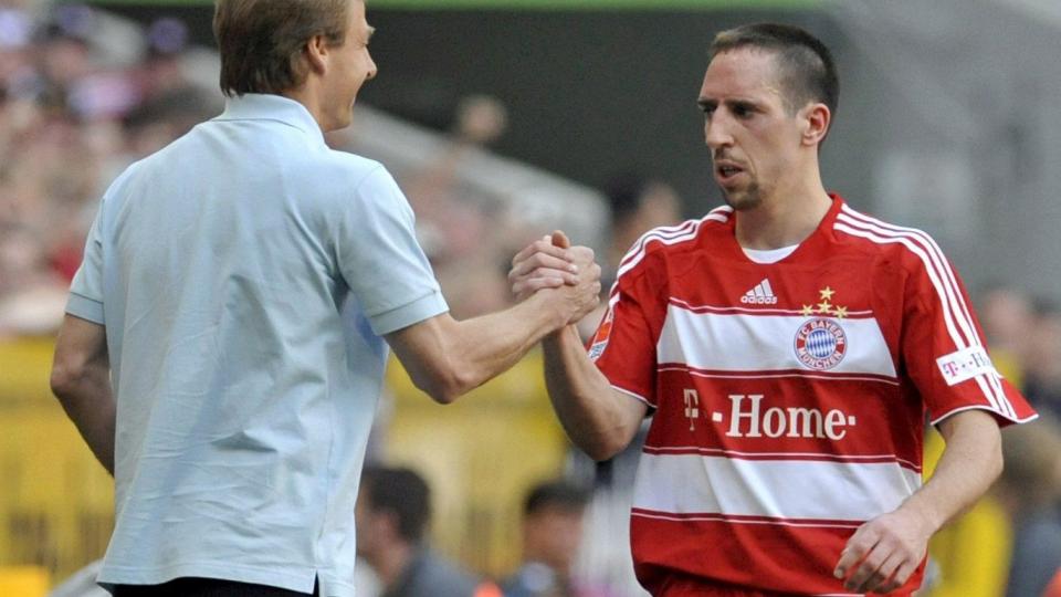 FARVEL M�NCHEN, GOD DAG BARCELONA? If�lge lagkamerat Mark van Bommel vil Franck Ribery til Barcelona.Foto: EPA/ANDREAS GEBERT