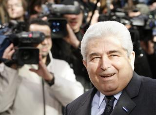 FLERE KOMMUNISTER VALGT:  Kypros' president Dimitris Christofias er den andre demokratisk valgte kommunisten i verden som kalte seg kommunist. Ogs� i Albania og Bulgaria kom kommunistpartier til makta ved flerpartivalg p� 1990-tallet, men de var da gjenoppst�tt som sosialdemokrater. Foto: REUTERS/Sebastien Pirlet