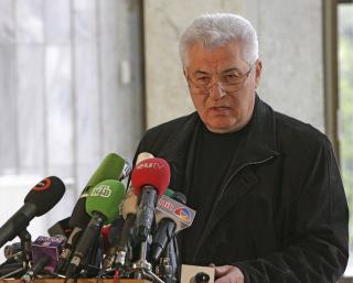 KOMMUNIST OG VALGT PRESIDENT: Moldovas president Vladimir Voronin har g�tt inn for at stemmene fra parlamentsvalget der hans parti vant, skal telles p� nytt. Foto: EPA