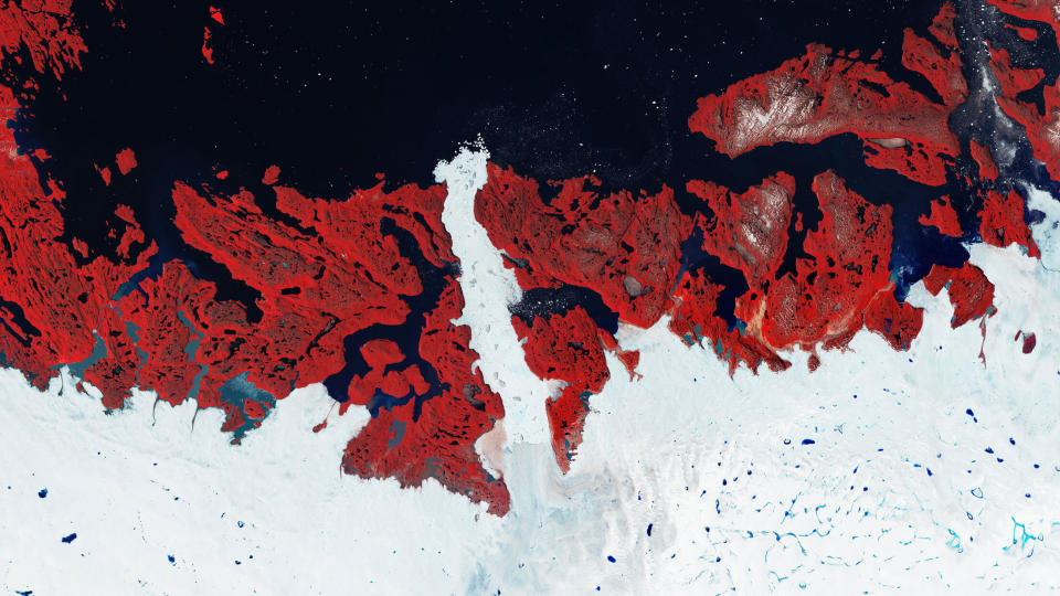 SMELTER FORTERE:  Satellittbilde av Ilulissat isfjorden p� Greenland, Denmark. Foto: AFP/European Space Imaging / German Aerospace Center / SCANPIX