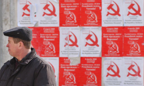GJENVALGT FOR TREDJE GANG: Kommunistpartiet har f�tt rundt 50 prosent av stemmene i de tre siste parlamentsvalgene i Moldova. Foto: AP/Vadim Ghirda