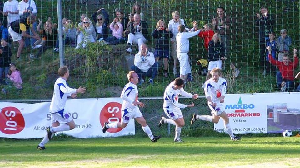 NESTEN-BOMBE: �vrevoll/Hosle sikret seg ekstraomganger mot Str�msgodset i f�rste runde i fjor. Der ble de riktignok knust og tapte til slutt 7-2. Klarer noen av sm�klubbene � ryste gigantene i �rets NM?Foto: Gisle Olstad, �HIL