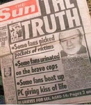 HAT OG BOIKOTT: The Suns forside onsdagen etter Hillsborough-ulykken er fortsatt ikke tilgitt i Liverpool.