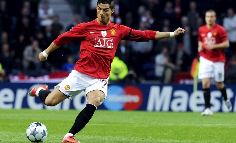 PERFEKT UTF�RT: Cristiano Ronaldos avslutning etter seks minutter kan konkurrere med det meste som er scoret uansett arena i 2008/2009-sesongen.Foto: SCANPIX/EPA/HUGO DELGADO