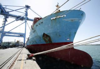 TIL KAI: Maersk Alabama ligger til kai i Kenya. Foto: REUTERS/Antony Njuguna/SCANPIX
