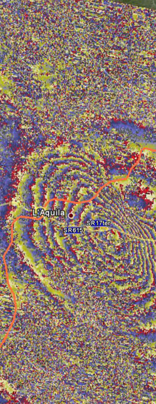 PRESIST: Radarbildene, som er laget ved � kombinere satellittbilder f�r og etter jordskjelvet, kan vise hvordan jorda forflyttet seg p� millimeterniv�. Foto: ESA/IREA-CNR