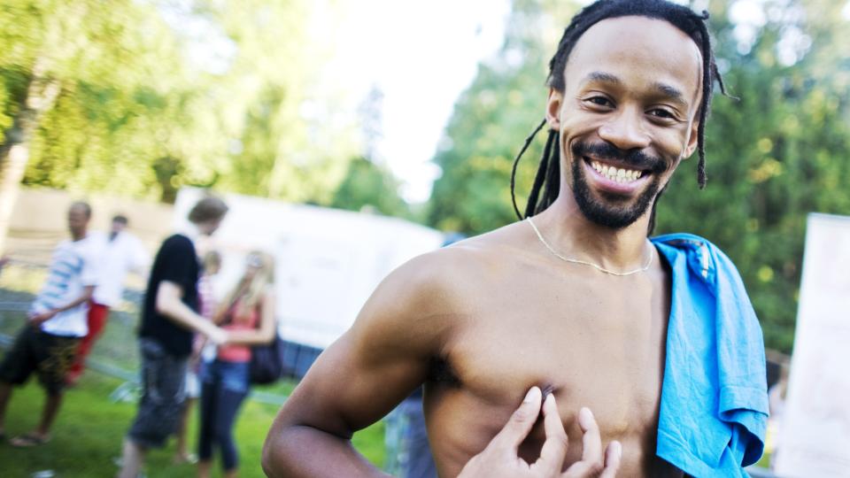 TULLET MED FANTASI:< Tshawe Baqwa tullet med sexfantasier om Sissel Kyrkjeb�. P3s nettsider dro det derimot for langt, mener Kringkastingsr�det. FOTO: SCANPIX