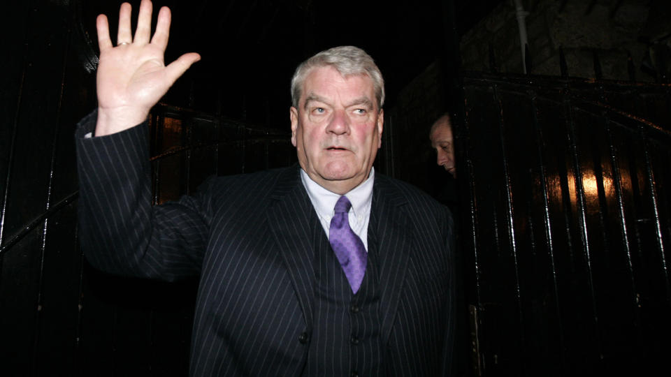 HEMMELIG FOREDRAG: David Irving har begynt � selge billetter til foredraget sitt p� Lillehammer. Men n�yaktig tid og sted er forel�pig hemmelig.  REUTERS/Alessia Pierdomenico