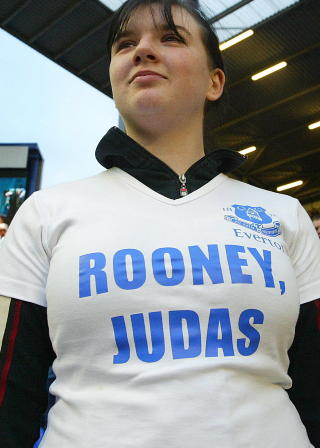 IKKE S� POPUL�R LENGER: Etter overgangen fra Everton har Wayne Rooneys popularitet falt drastisk p� Goodison Park.Foto: REUTERS/Ian Hodgson