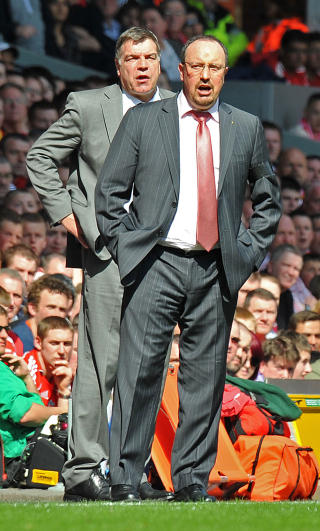- RESPEKTL�ST: Blackburn-manager Sam Alladyce (t.v.) mener Liverpool-manager Rafa Benitez gjorde �ydmykende� gester mot ham da Liverpool gikk opp til 2-0 p� Anfield sist l�rdag. Foto: Carl de Souza, AFP/Scanpix