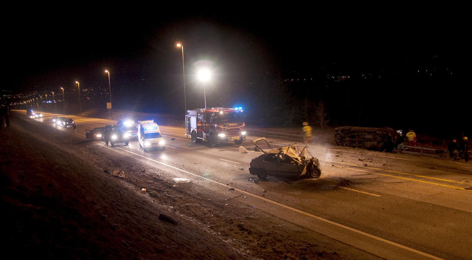 ULYKKE P� E6: En person omkom og 13 personer ble skadet i en m�teulykke p� E6 s�r for Hamar. Foto: DAGBLADET-TIPSER