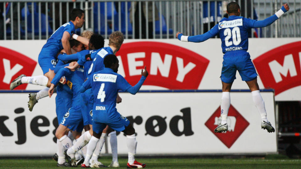 TOK LEDELSEN: Sandefjord jublet for lederm�let, men med en mann mindre p� banen mistet de to poeng mot Glimt.
Foto:  Trond Reidar Teigen  / SCANPIX