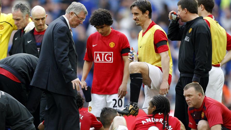 UNGT LAG: Snittalderen til de 11 sir Alex Ferguson sendte p� banen fra start var p� 22 �r. Han angrer likevel ikke p� laguttaket. Foto: AP