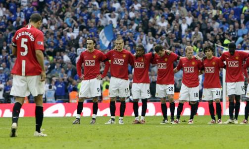 MISSET: Rio Ferdinand og Dimitar Berbatov misset begge for United i straffesparkkonkurransen. Foto: REUTERS