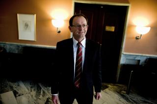 ETNISK POLITIKK: - Vi vet fra alle land at det er uheldig n�r de politiske skillelinjene blir etniske, sier Erling Lae. Foto: BJ�RN LANGSEM