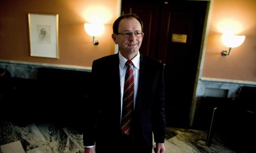 SMELL: 
- Jeg tror kommunene i Norge kommer til � f� en skikkelig smell, sier Erling Lae. Foto: BJ�RN LANGSEM