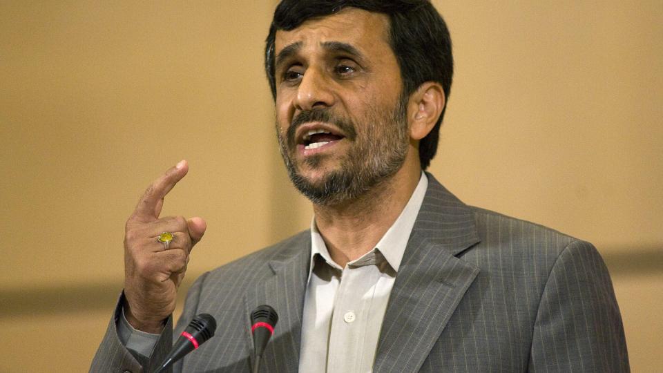 FORANDRET TALEN: Irans president Mahmoud Ahmadinejad hadde tenkt til � komme med uttalelser som s�dde tvil om Holocaust under FNs rasismekonferanse i g�r, men forandret det. Foto: AP/SCANPIX