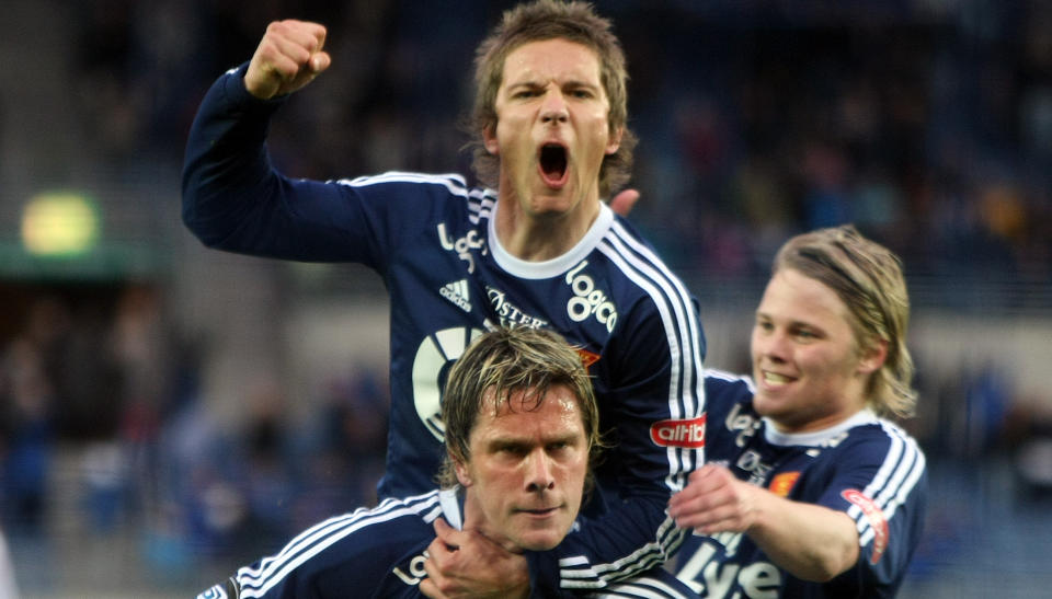 FINANSKRISE:  Vikings Rangvald Soma jubler for scoring, men alle klubbene i Tippeligaen bl�r �konomisk om dagen. Alle foto: SCANPIX