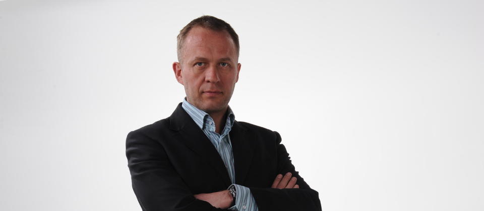 ADVARER: Alle ansatte som ikke m�tte p� jobb i g�r eller i dag vil f� en skriftlig advarsel, sier kultur- og debattredakt�r Peter Raaum. Foto: Erik Berglum/Dagbladet