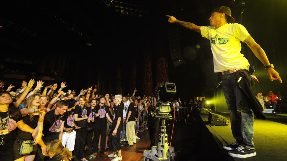TIL NORGE: N.E.R.D., her ved Pharrell Williams, er f�rste gruppe ut som skal underholde gamle og nye studenter i Trondheim til h�sten. Foto: AFP PHOTO / FABRICE COFFRINI