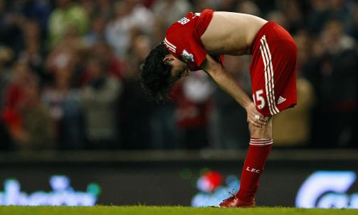 REDDET ETT POENG: Yossi Benayoun sikret ett poeng p� overtid, men klarte ikke glede seg over det etter kampslutt. Foto: REUTERS