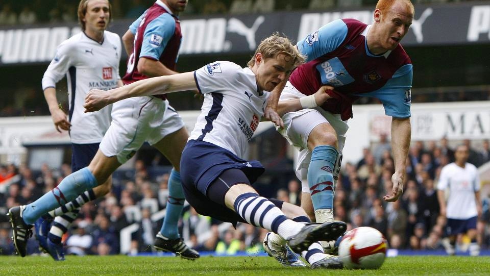 NO ENGLISH: Tottenham-spiss Roman Pavljutsjenko scoret vinnerm�let som innbytter mot West Ham for 11 dager siden. Men da manager Harry Redknapp ville ha russeren til � gj�re en jobb defensivt, skj�nte ikke Pavljutsjenko beskjeden. Foto: Stephen Hird, Reuters/Scanpix