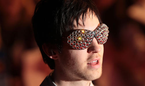 VOKSENDE STJERNE: Calvin Harris har ligget i to uker p� toppen av britiske hitlister. FOTO: SCANPIX/AFP
