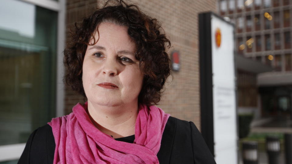 FORSVARTE SEG: N�rings- og handelsminister Sylvia Brustad m�tte m�te i h�ring hos Stortingets kontroll- og konstitusjonskomite i dag. Foto: H�kon Mosvold Larsen / SCANPIX