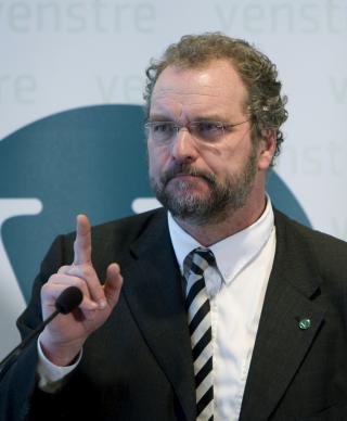- NOEN SNAKKER IKKE SANT: Mener Venstre-leder Lars Sponheim.  Foto:  Bj�rn Sigurds�n  / SCANPIX