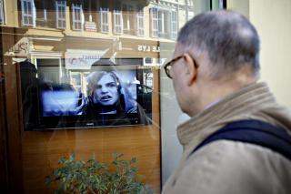 SCIENTOLOGENES �REKLAMEVIDEO�: Olav Gunnar stopper utenfor sektens lokaler, men �nsker ingen konfrontasjon.