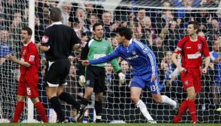 �NSKER SEG TILBAKE: Ipswichs forrige n�rkontakt med Premier League, tapet for Chelsea i FA-cupens 4.runde i januar. Foto: SCANPIX/AFP/Adrian Dennis