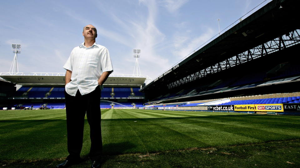 PORTMAN ROAD: Norske Ipswich-ildsjeler frykter klubben er i ferd med � endre seg med ny eier og ny sportslig ledelse. Her er Premier League-legenden John Wark p� Ipswichs hjemmearena i en Dagbladet-reportasje fra 2005. Wark debuterte for Ipswich som 17-�ring,  Foto: ALEKSANDER NORDAHL/DAGBLADET.