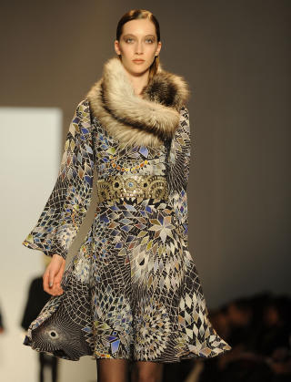 Models display the fashions of Matthew Williamson during his 2009 Fall Show at Bryant park during Mercedes Benz Fashion Week in New York February 17, 2009.  AFP PHOTO/ TIMOTHY A. CLARY